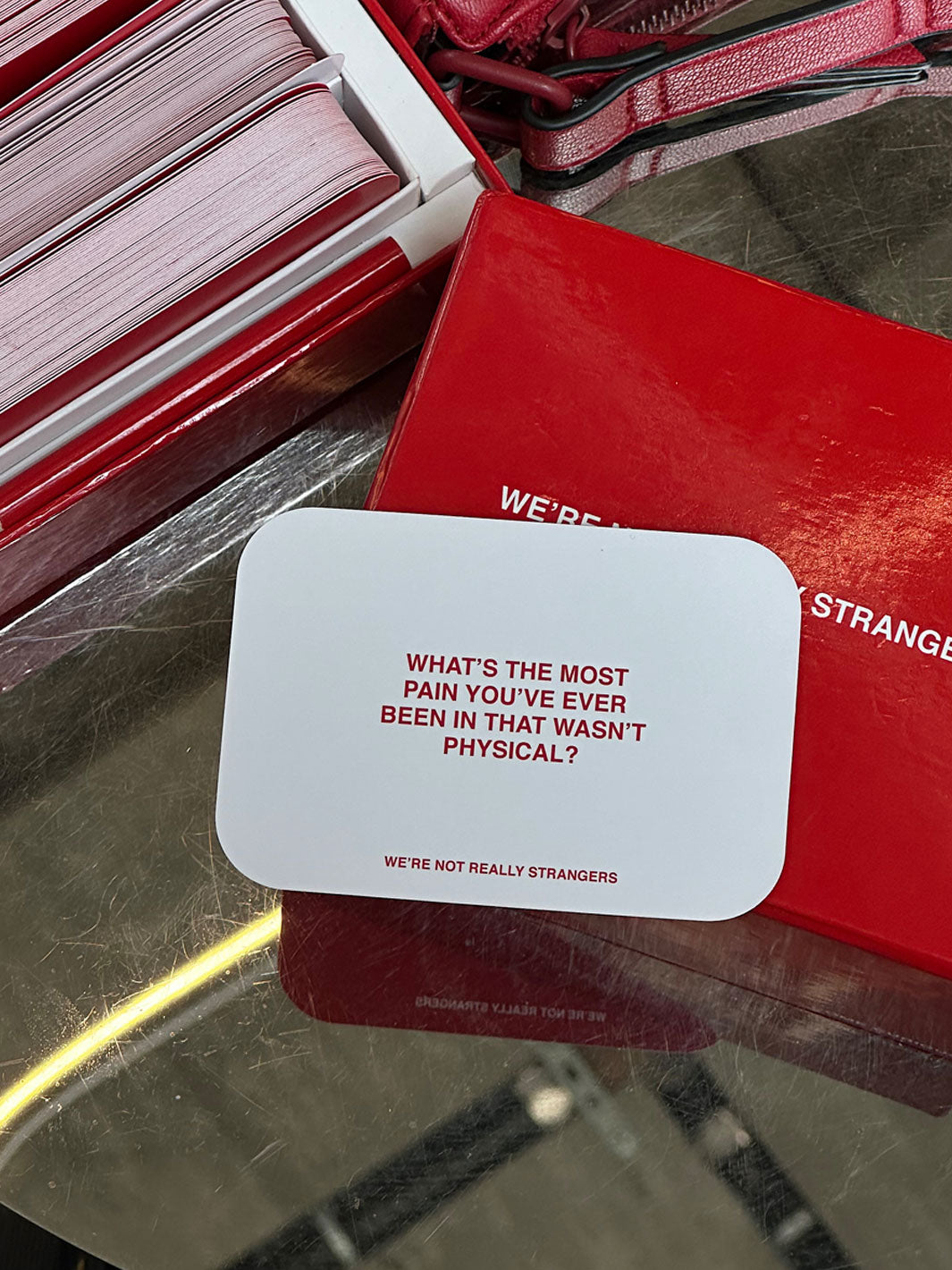 We're Not Really Strangers Adult Edition, Gioco di carte per adulti e amici, 300 carte di conversazione per serate di gioco memorabili, dai 18 anni in su, 2-6 giocatori (versione inglese We're Not Really Strangers Adult Edition, Gioco di carte per adulti e amici, 300 carte di conversazione per serate di gioco memorabili, dai 18 anni in su, 2-6 giocatori (versione inglese